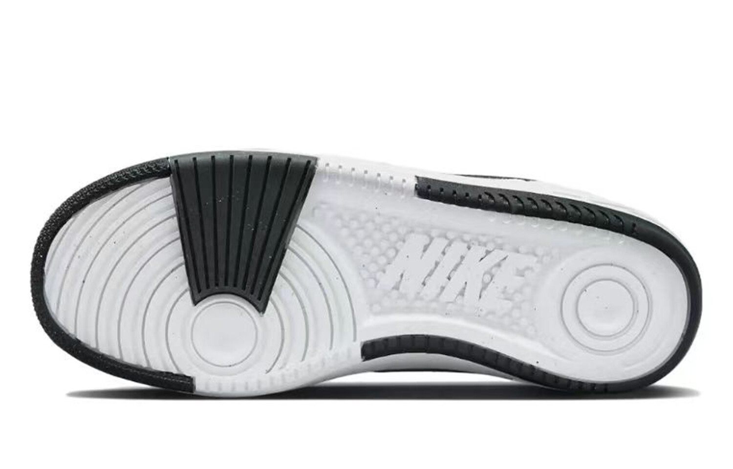 

Женские кроссовки для скейтбординга Nike Gamma Force, Pink
