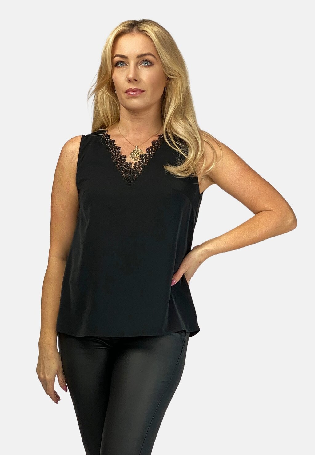 

Блузка V-NECK GUIPURE REGINA FASHION, цвет black