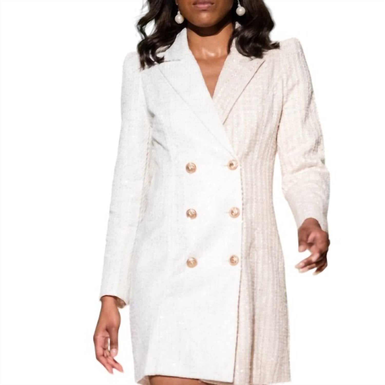 

Она любит быть разной Платье в бело-бежевом цвете Obsession Apparel