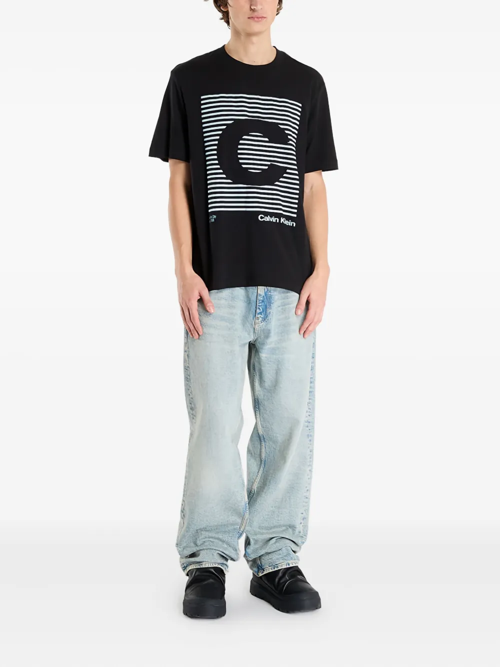 Футболка с графичным принтом Calvin Klein, черный — фото 2