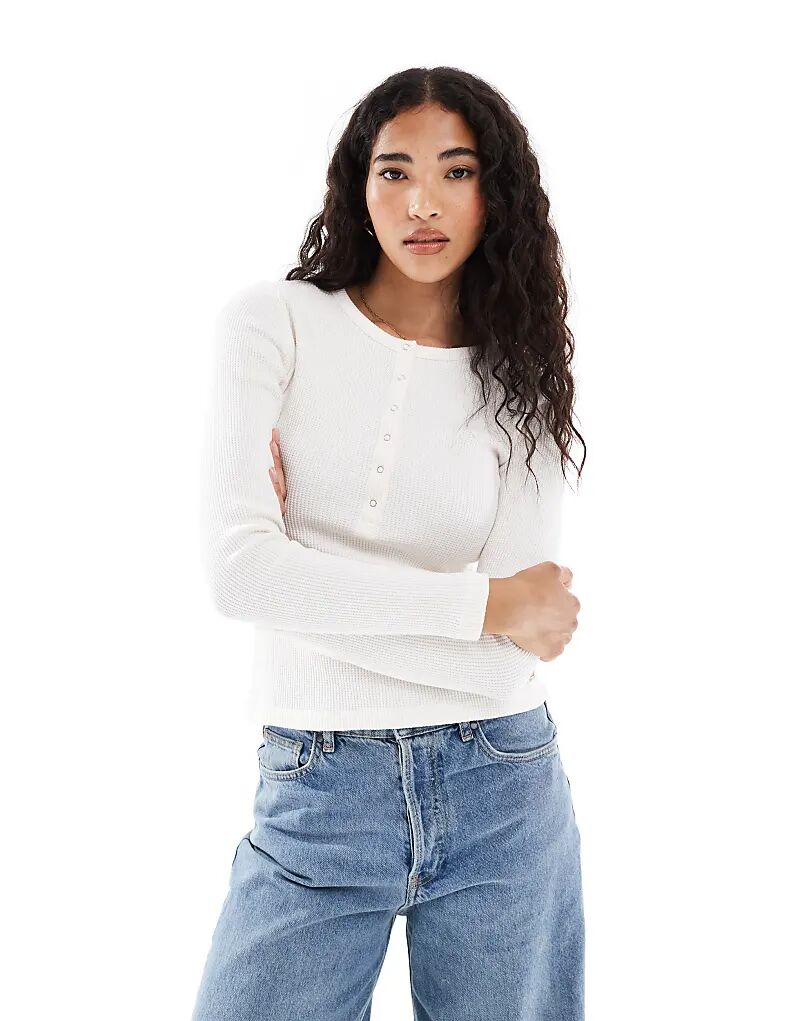 

Лонгслив Levi's с длинными рукавами и вафельной хенли цвета экрю