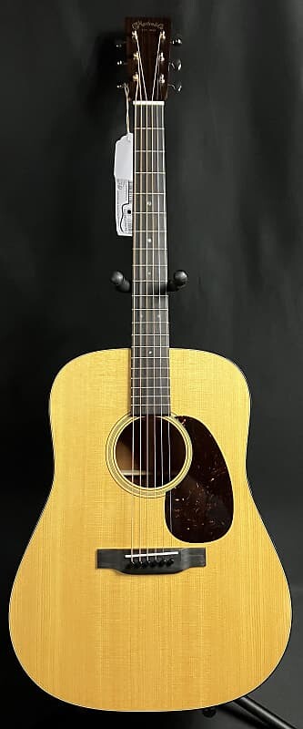 

Акустическая гитара Martin D-18 Standard Dreadnought Acoustic Guitar Vintage Natural w/ Case