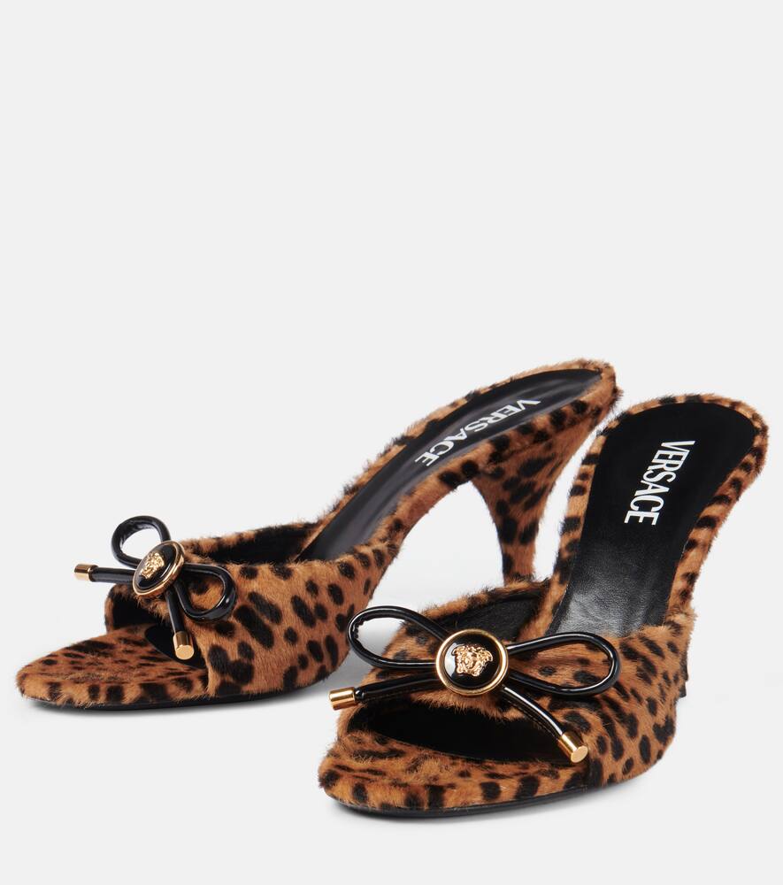 Босоножки-мулесы Leopard Opera Bow 95 из овчины, 6N30V-Brown-Gold Versace, 6N30V-Brown-Versace Gold — фото 4