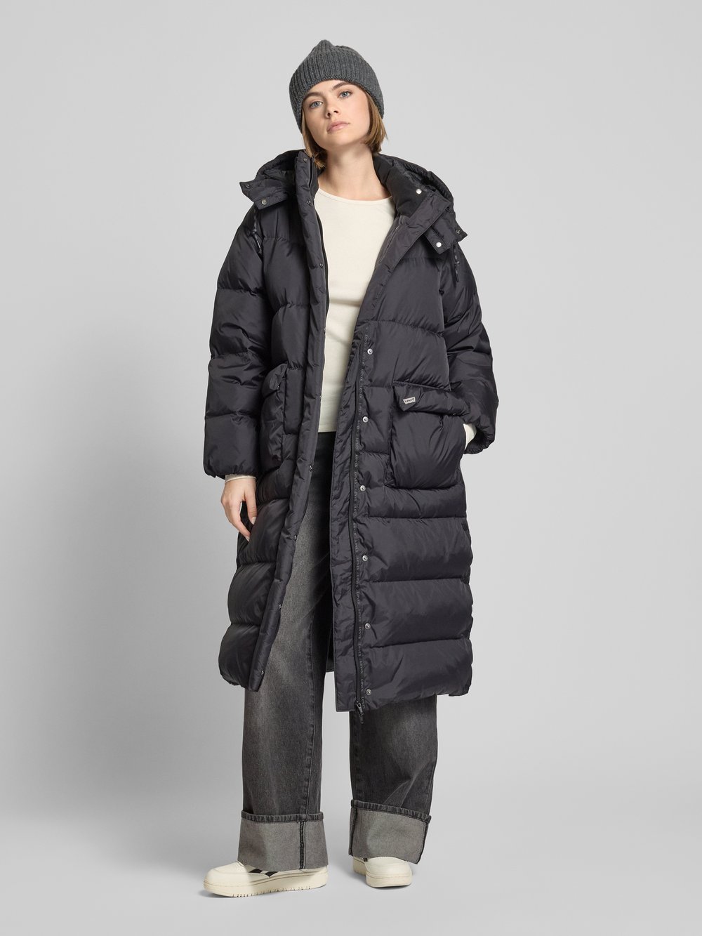 

Стеганое пальто с капюшоном модель 'WESTERN BUBBLE MIDDY' Levi's, черный