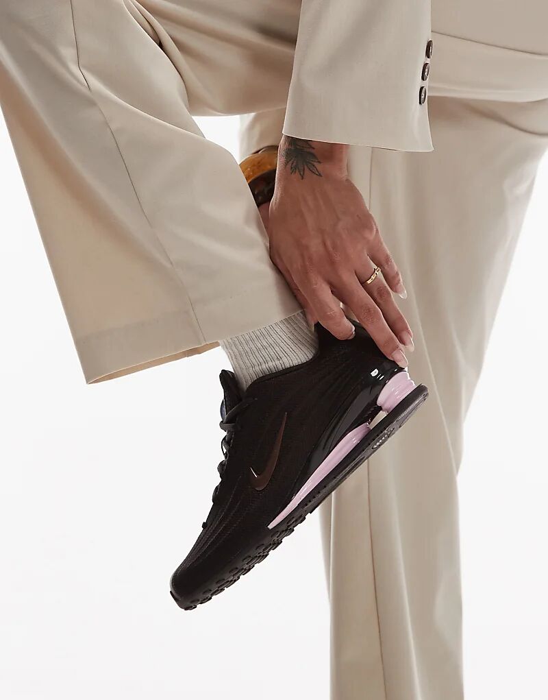 Кроссовки Nike Shox Z коричневого и розового цветов