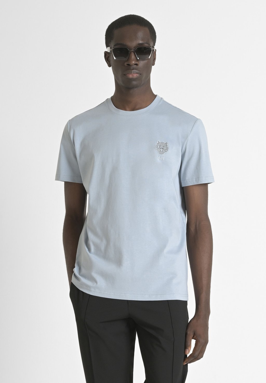 

Базовая футболка REGULAR FIT WITH LOGO Antony Morato, светло-голубой