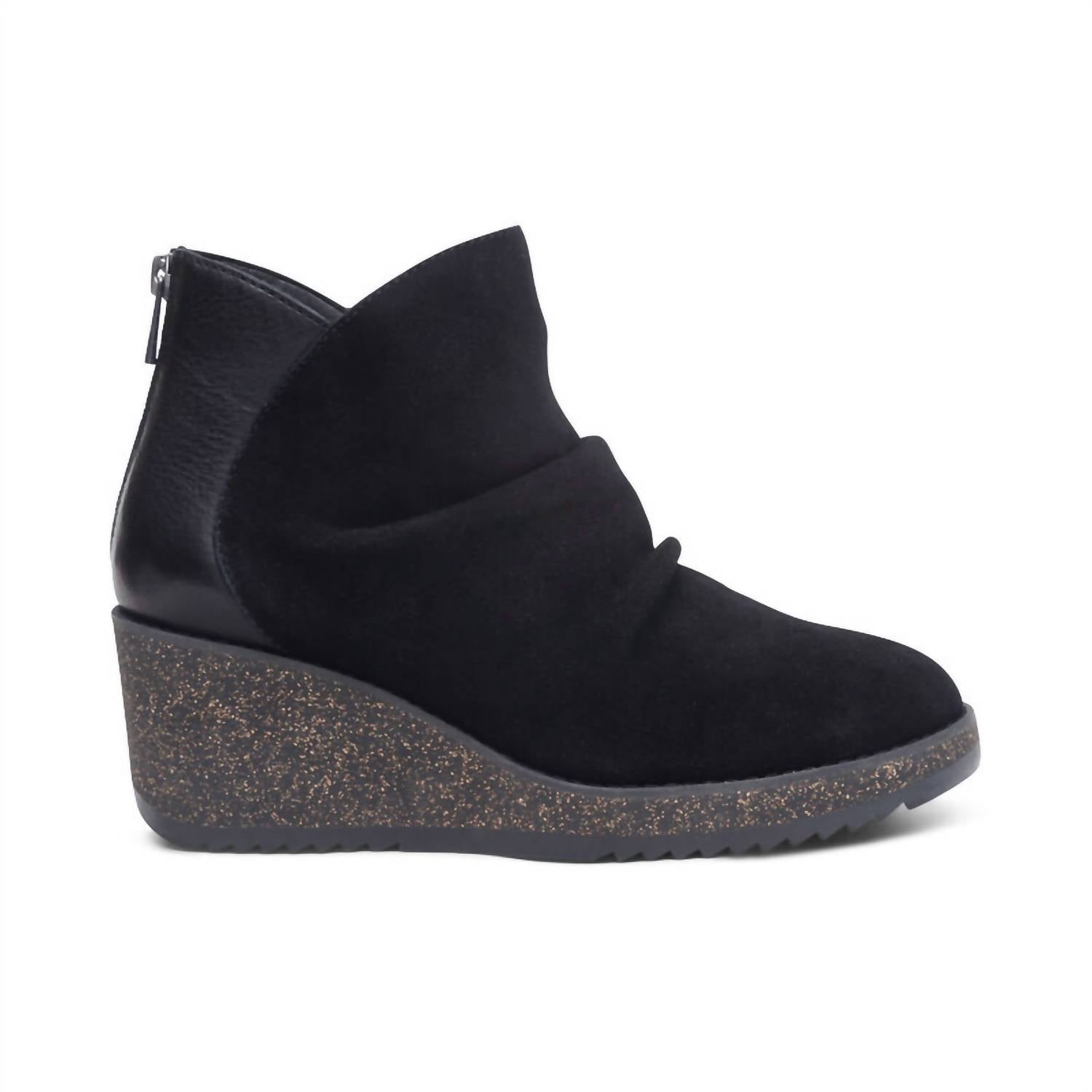 Женские ботинки Kara Ankle Wedge Boots черного цвета Aetrex — фото 2