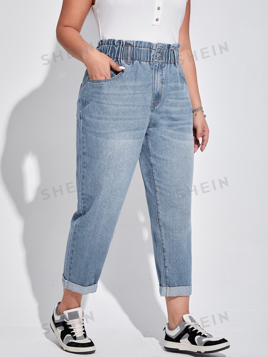 

Джинсы EZwear Plus, мамский стиль, талия в виде бумажного пакета, подвернутый низ Shein, светло-голубой