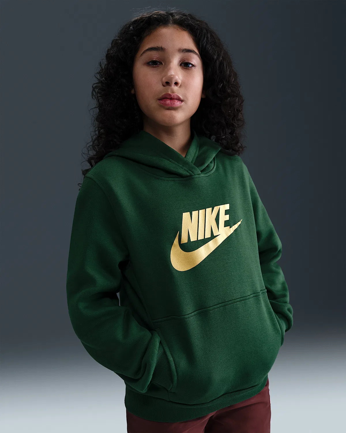 Детская худи Nike Sportswear Club Fleece, Fir/Metallic Gold — фото 2