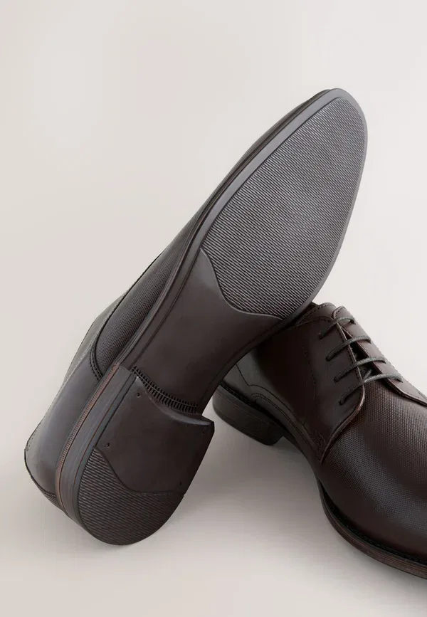 Кроссовки Regular fit lace ups Next, коричневый — фото 4