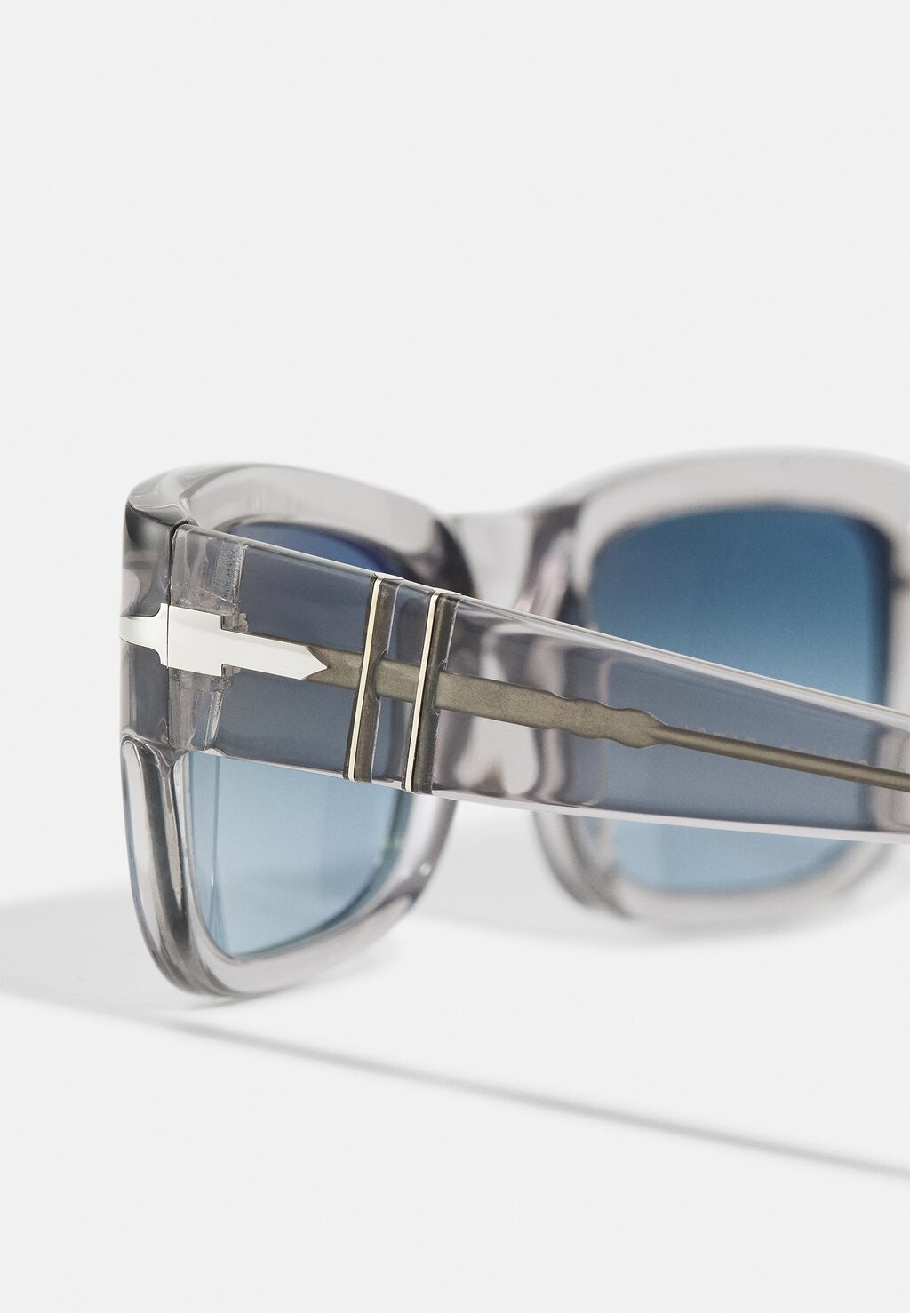 

Солнцезащитные очки Unisex Persol, прозрачно-серые