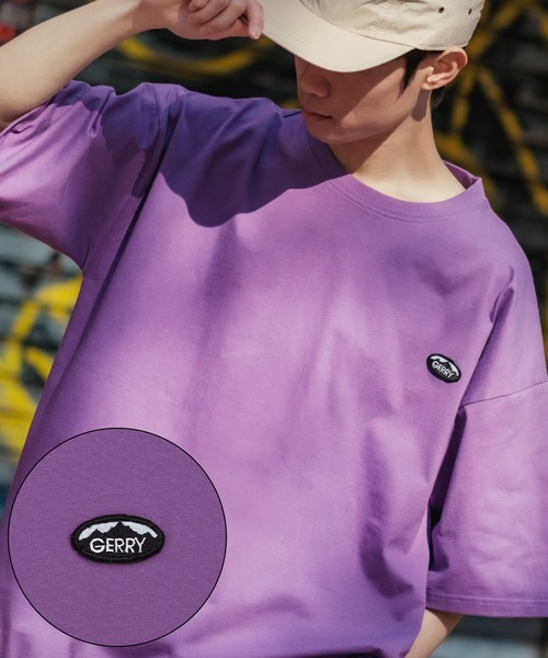 

Футболка с коротким рукавом, принтом на спине и вышивкой GERRY, фиолетовый