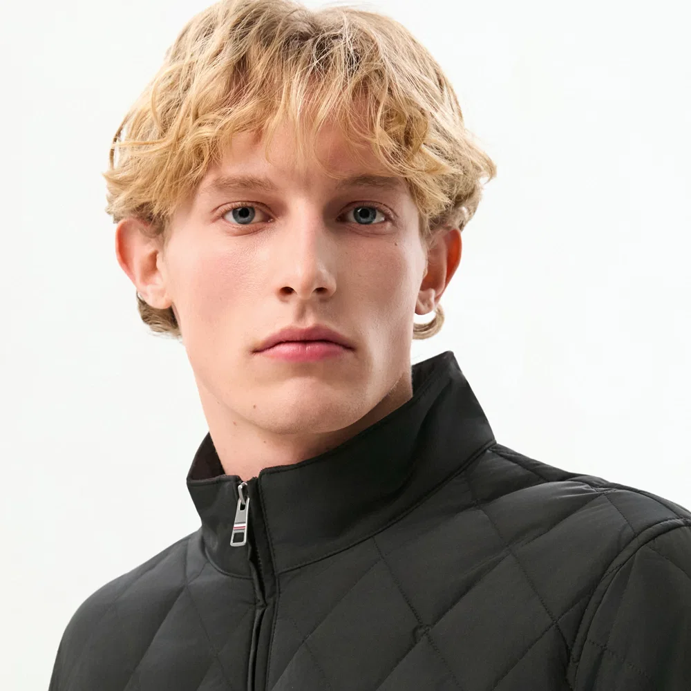 Мужская стёганая куртка чёрная от Tommy Hilfiger — фото 4