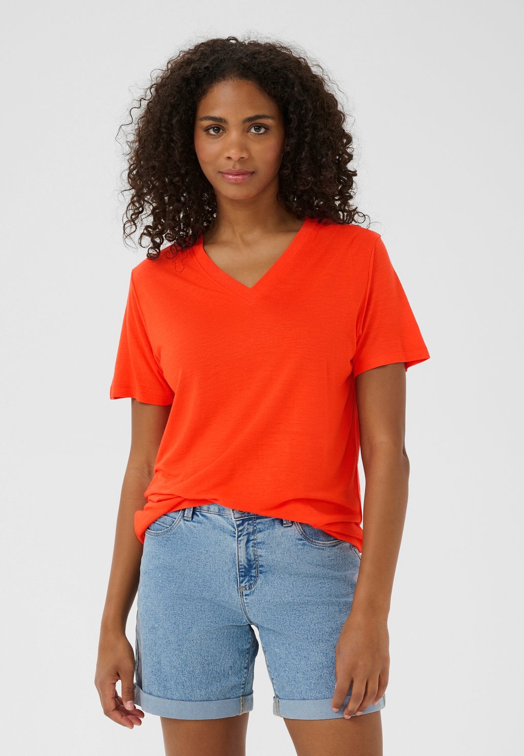 

Базовая футболка KAMARIA V-NECK Kaffe, красный