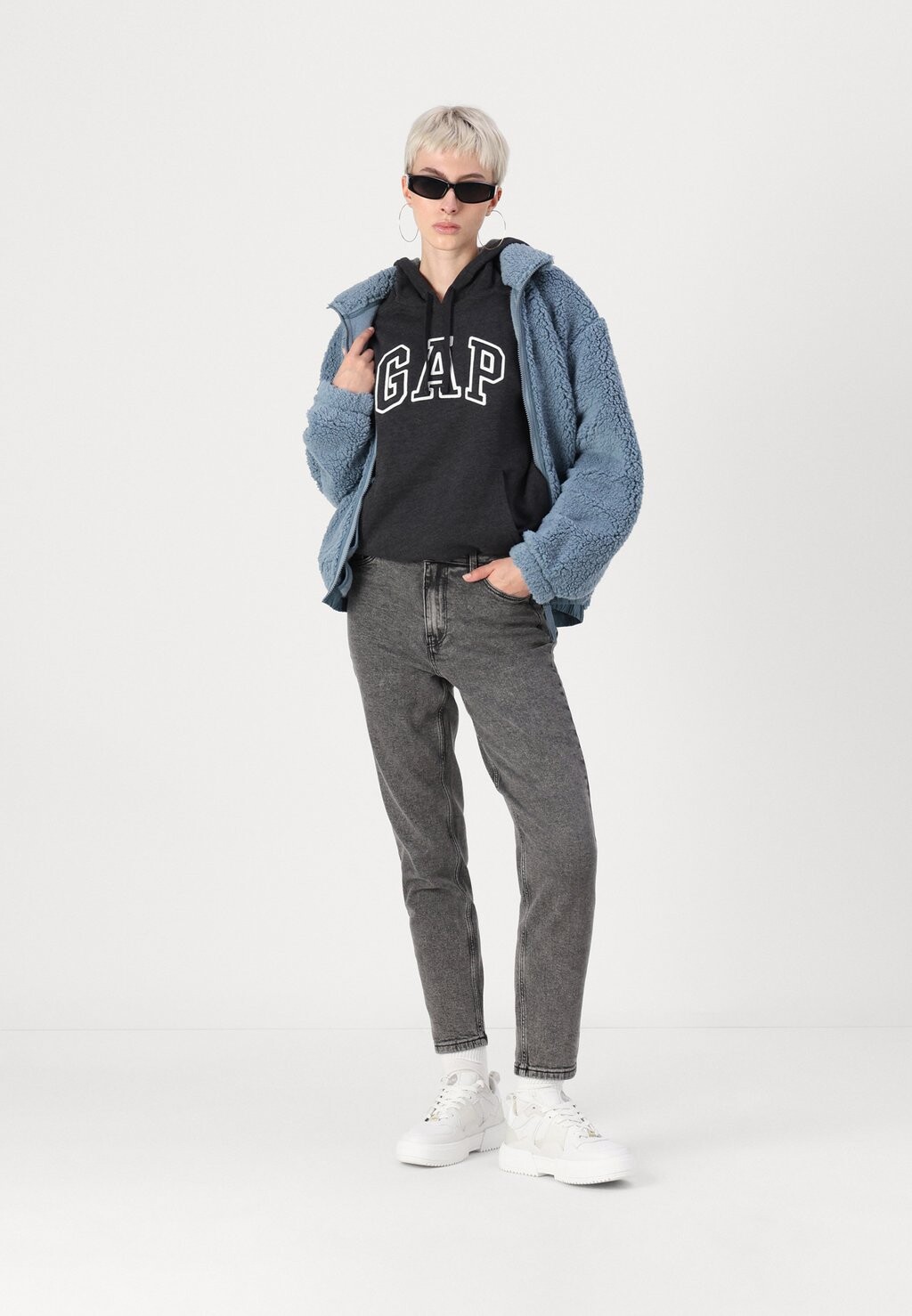 

Флисовая куртка OLIVE BOXY BDG Urban Outfitters, синий