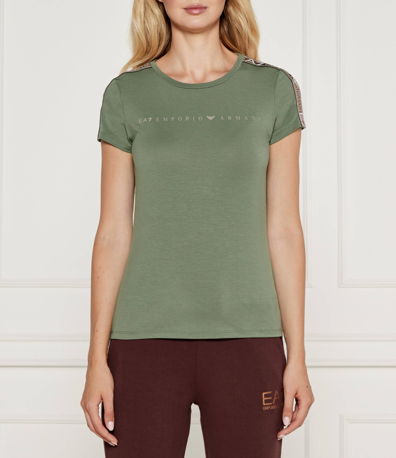 

Футболка EA7 Slim Fit, зеленый