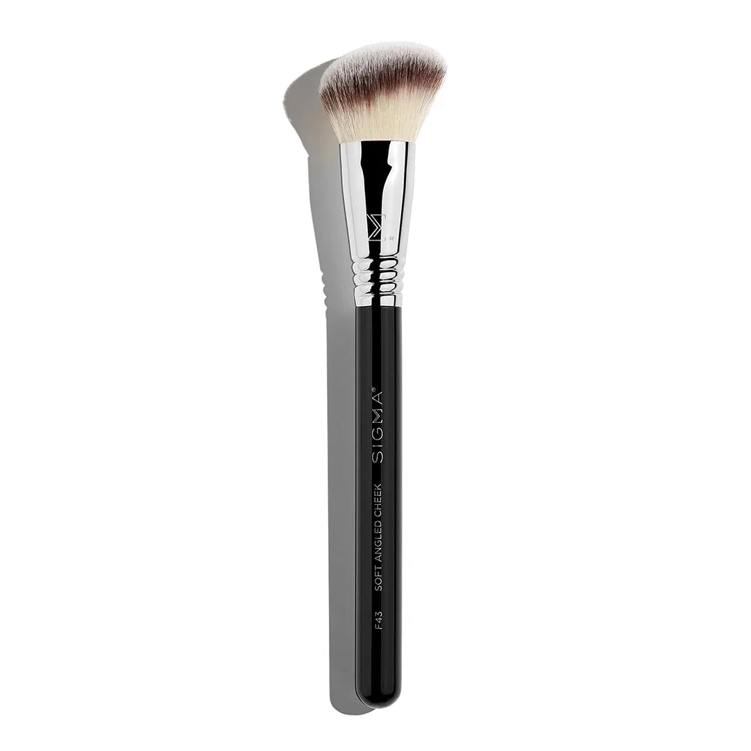 Кисть для румян Sigma Beauty F43 Soft Angled Cheek Brush Sigma Beauty