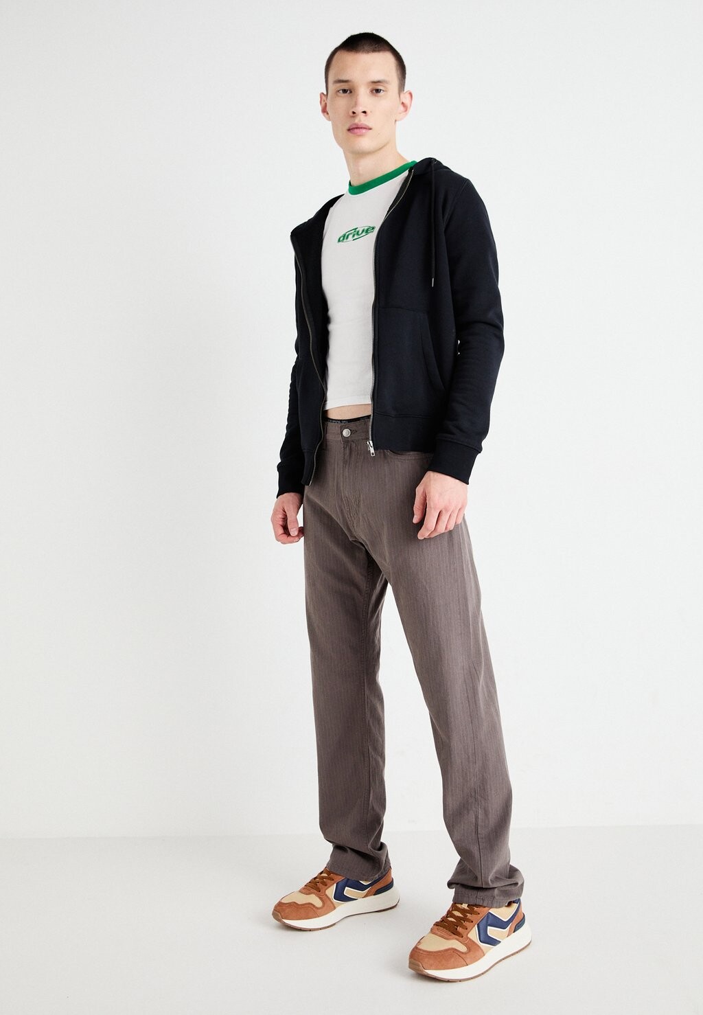 

Брюки SPACE RELAXED STRAIGHT Weekday, коричневый