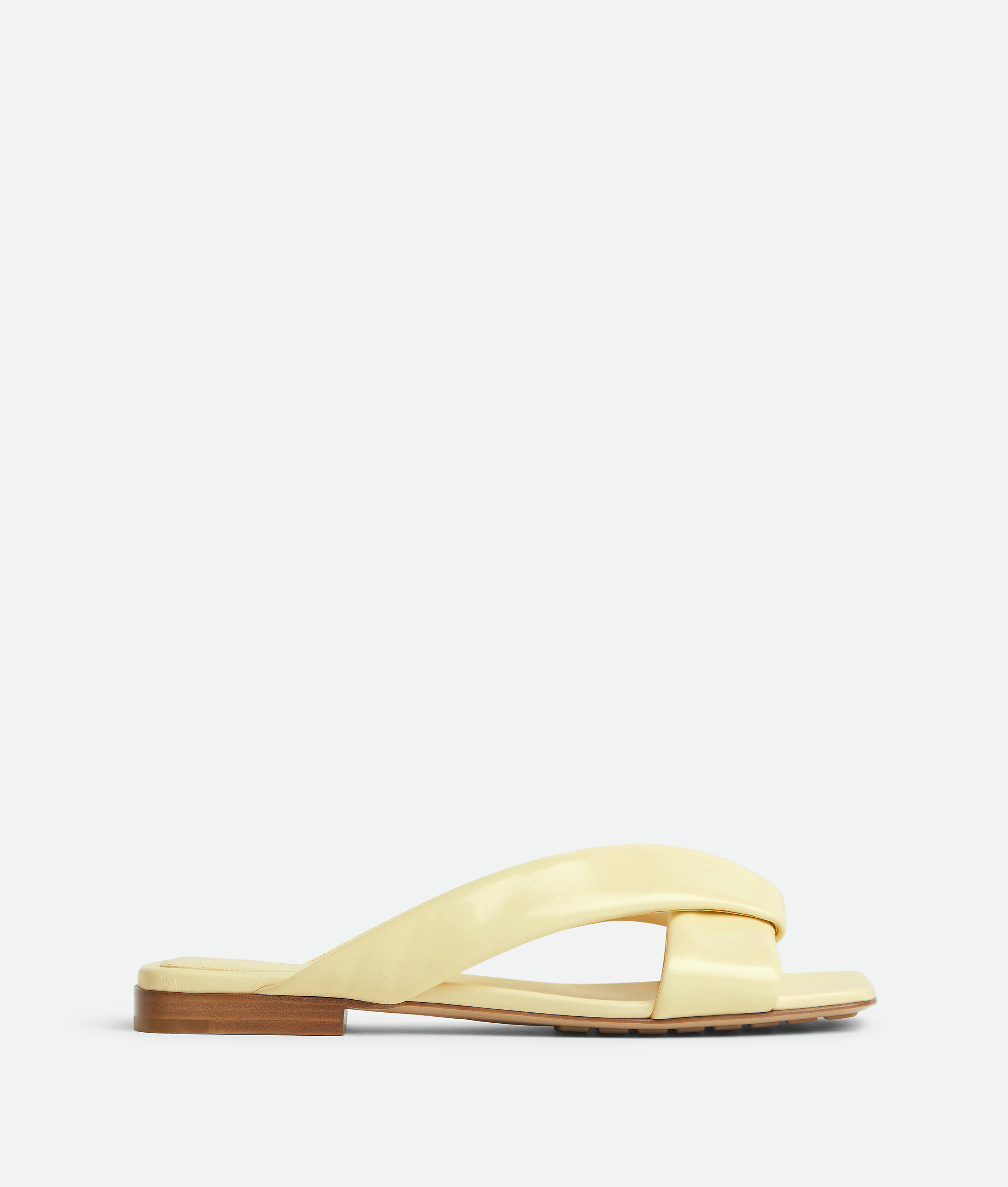 Riva flat mule BOTTEGA VENETA, ромашка