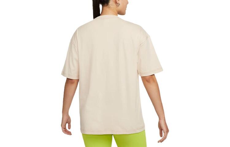 Женская спортивная футболка Swoosh Retro Sporty Crewneck с белым принтом Nike — фото 2