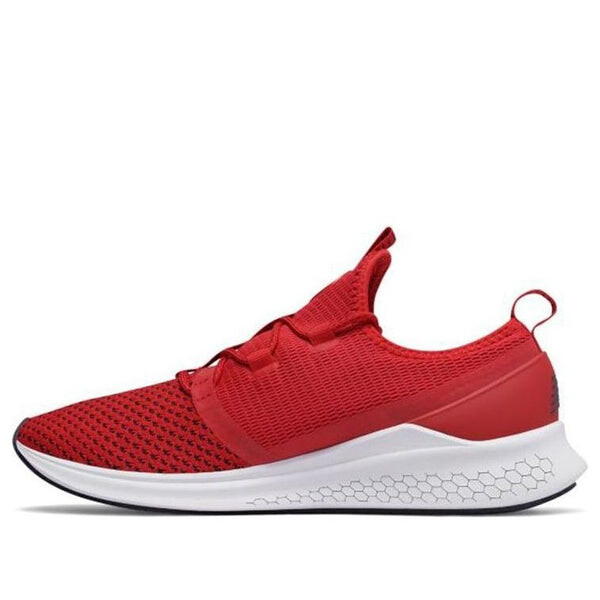

Кроссовки свежие пены lazr New Balance, красный