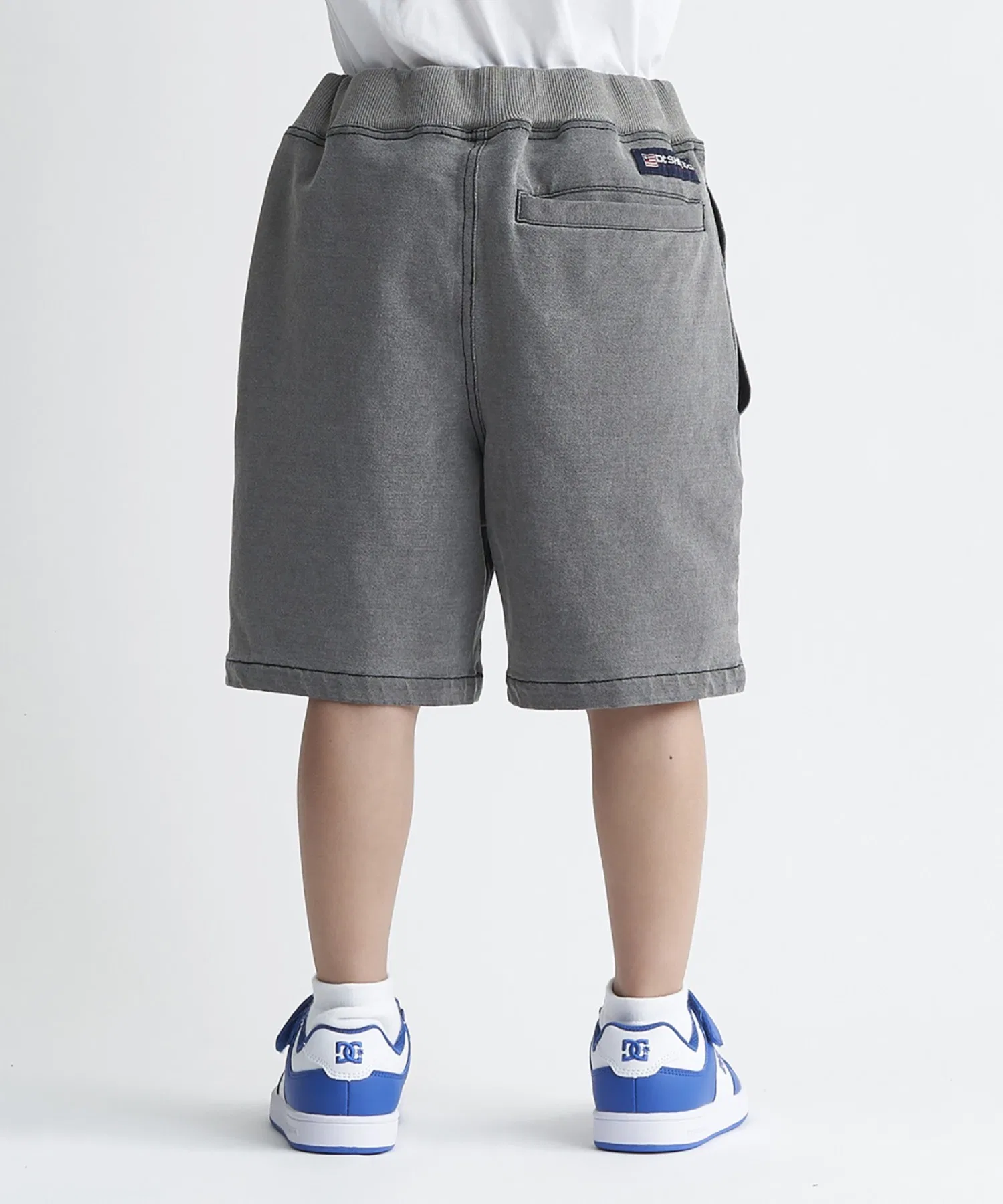 Детские спортивные шорты 24 KD JS SHORT/DC с завязками и эластичным поясом. — фото 3