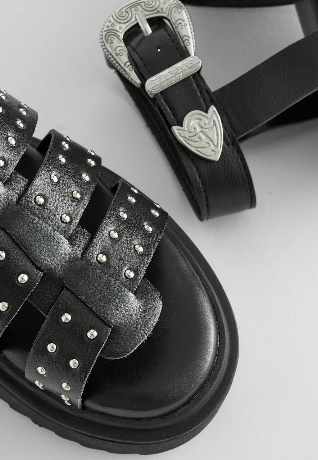 

REGULAR FIT Chunky Gladiator Next, Сандалии черный с шипами в стиле вестерн