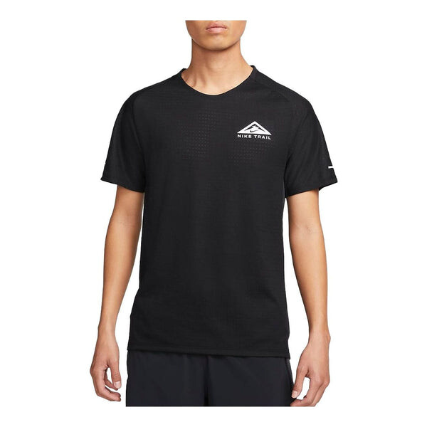 

Футболка Nike Dri-FIT Trail Solar Chase Short-Sleeve Trail Running Top 'Black', черный