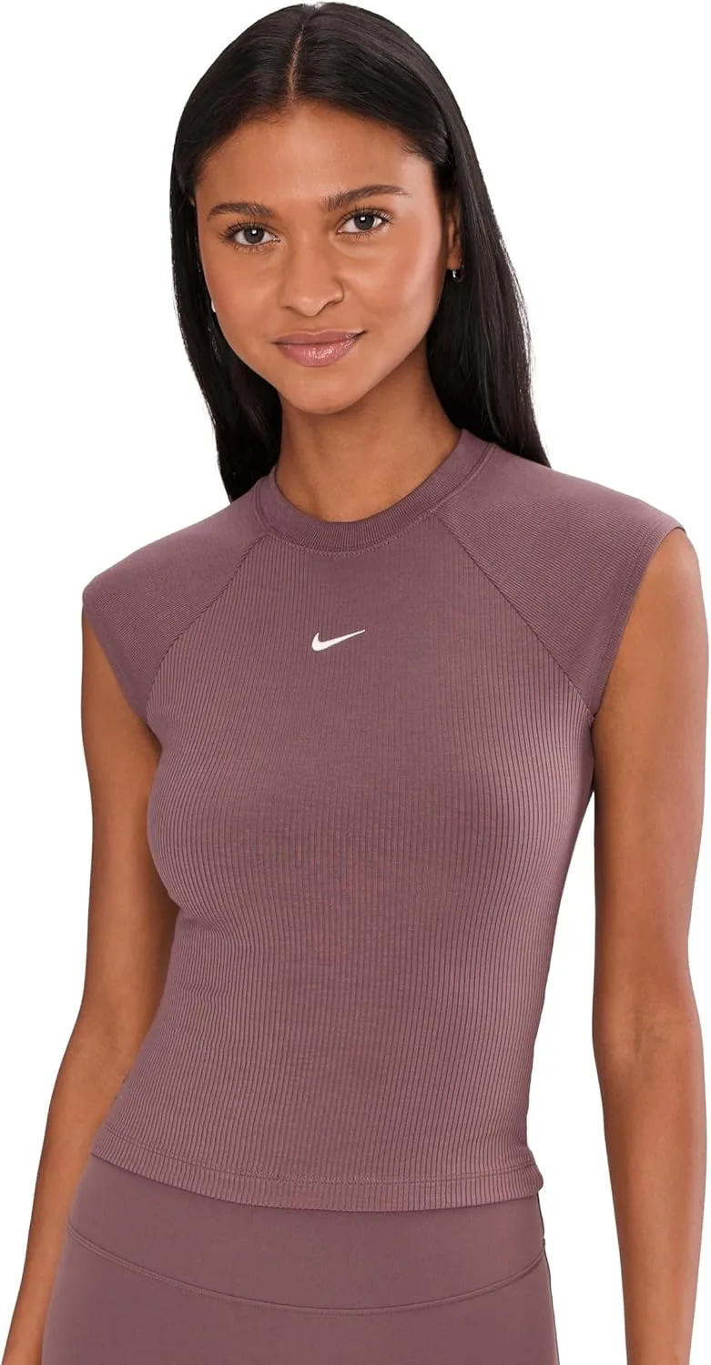 

Nike Women's Sportswear Chill Knit Rib короткий топ с коротким рукавом