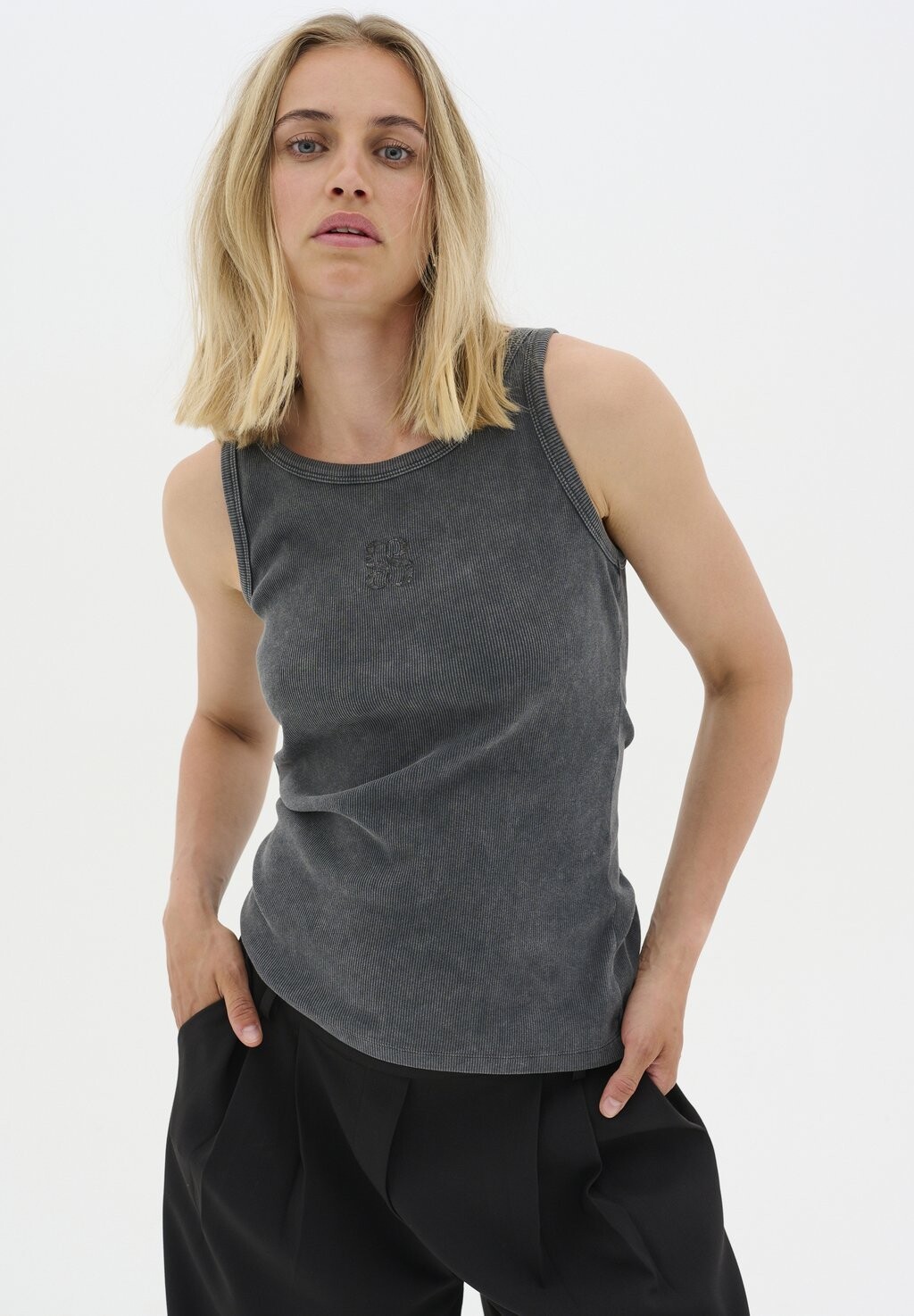

Топ MANDY My Essential Wardrobe, черный