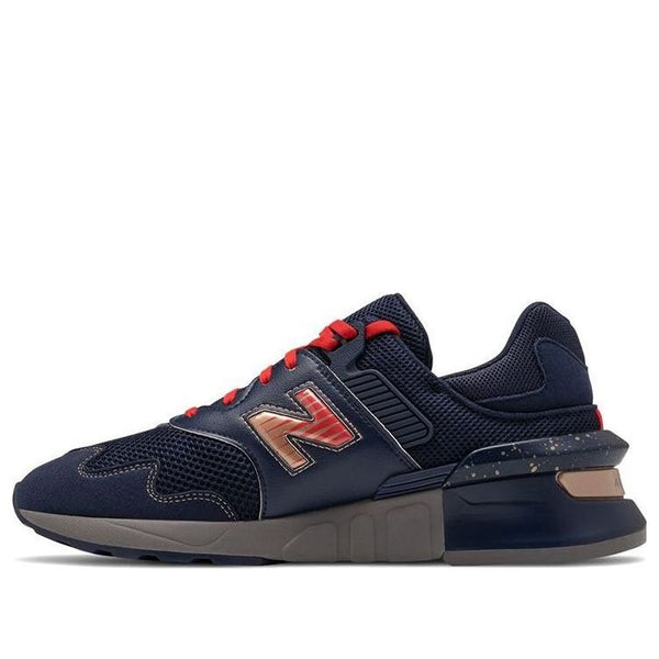 

Кроссовки 997s New Balance, красный