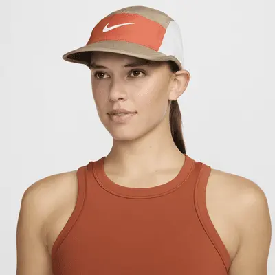 

Бейсболка Nike Dri-FIT Fly Unstructured Swoosh Cap, цвет Khaki/Vintage Coral/Summit White/White