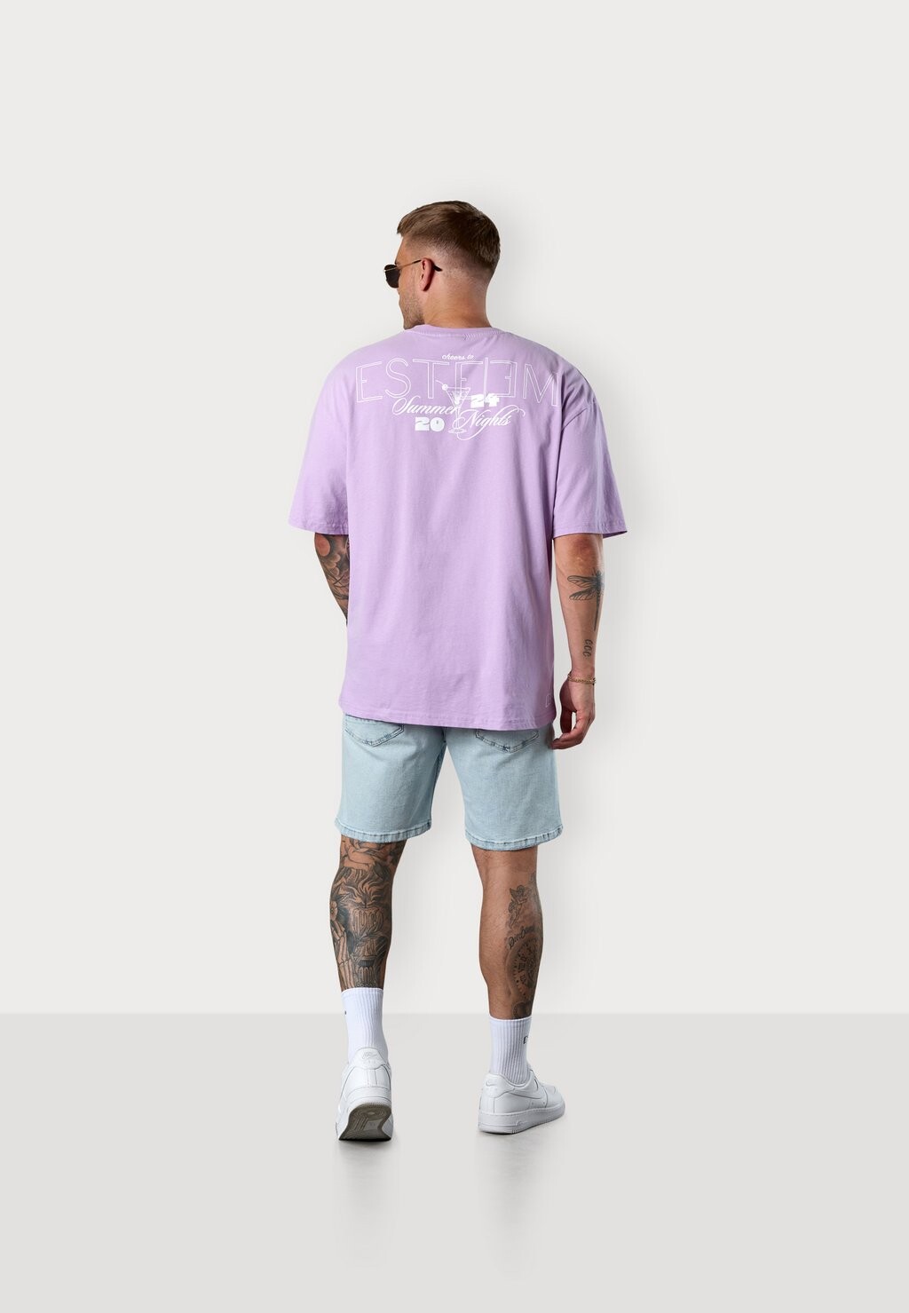 

Футболка с принтом OVERSIZED ESTEEM, сиреневый