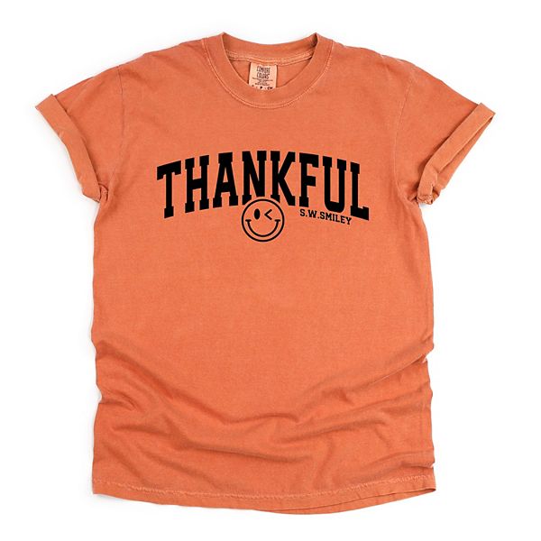 

SWSmiley thankful varsity arched - женская футболка с принтом Simply Sage Market, Yam, Зеленый, SWSmiley thankful varsity arched - женская футболка с принтом Simply Sage Market, Yam