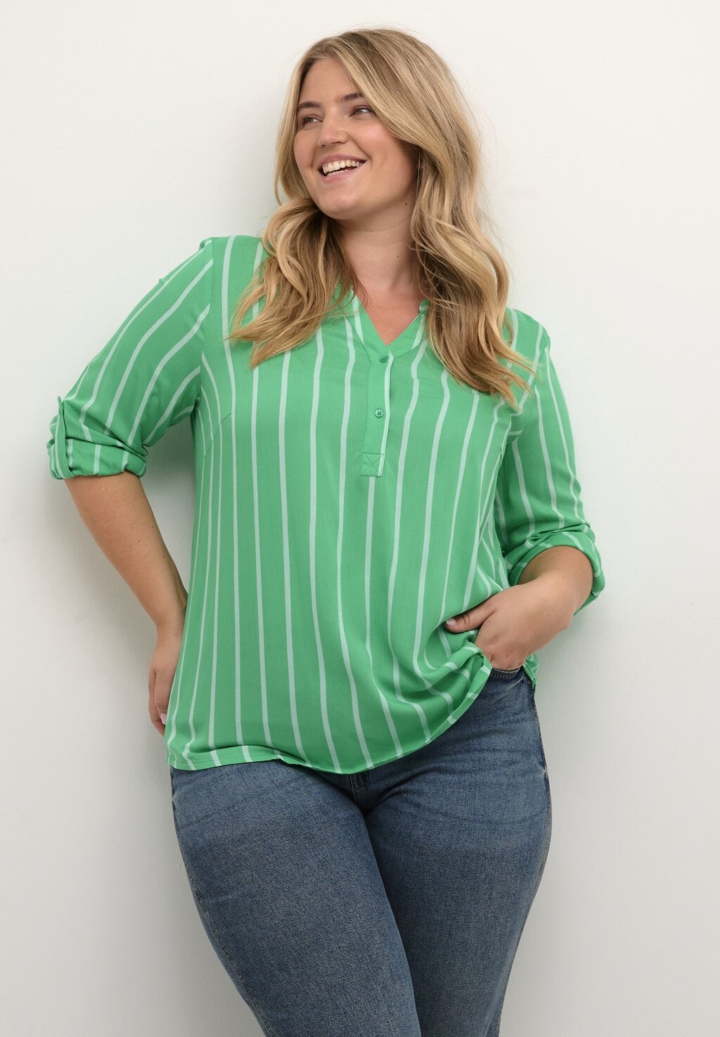 

Блузка Kaffe Curve SIDA, цвет gumdrop green chalk stripe