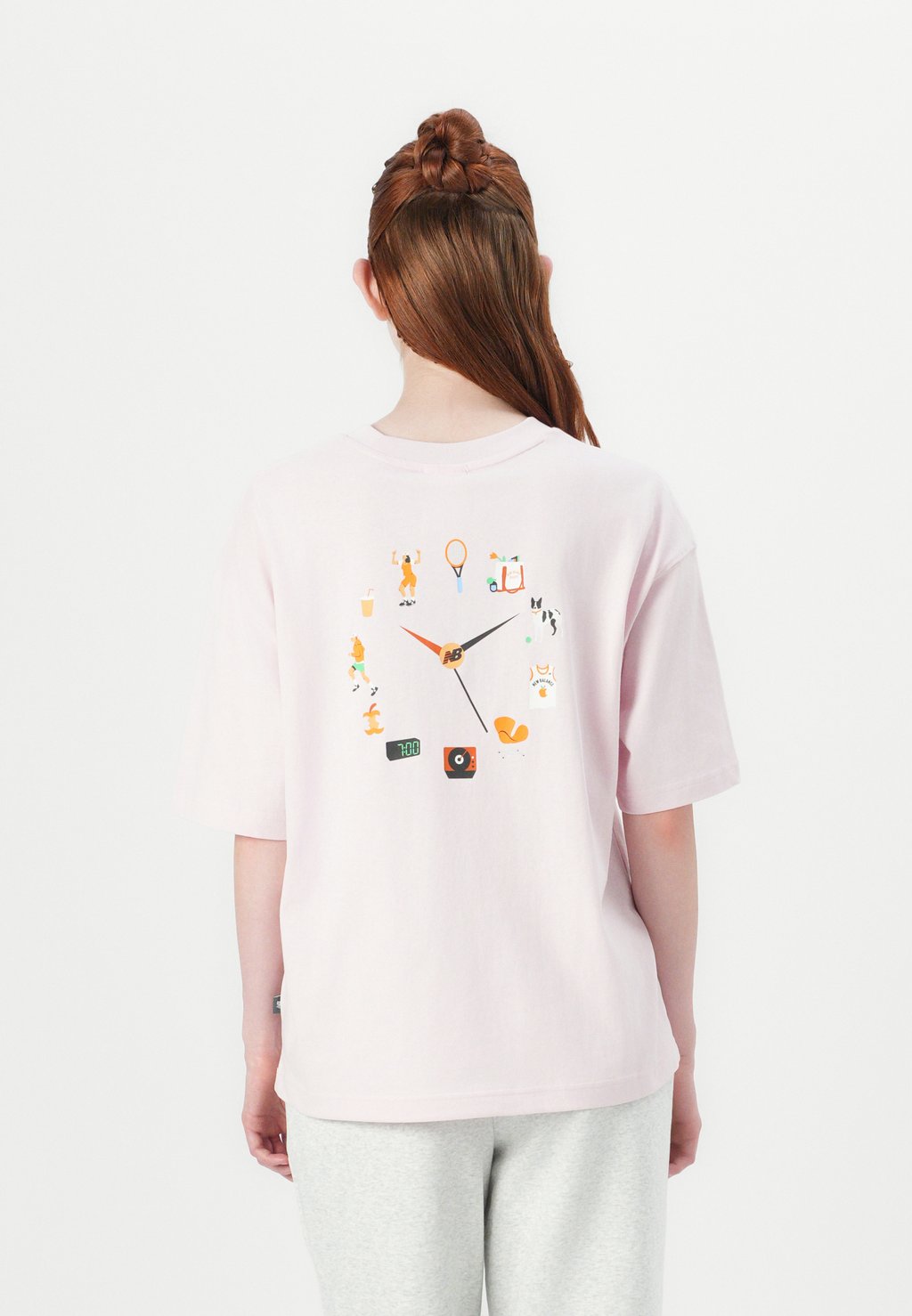 

Футболка с принтом DRAKE CEREAL CLOCK New Balance, светло-розовый