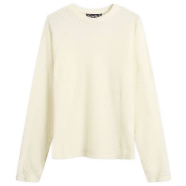 

Столешница из материала Polartec представлена в конце Purple Mountain Observatory, кремовый