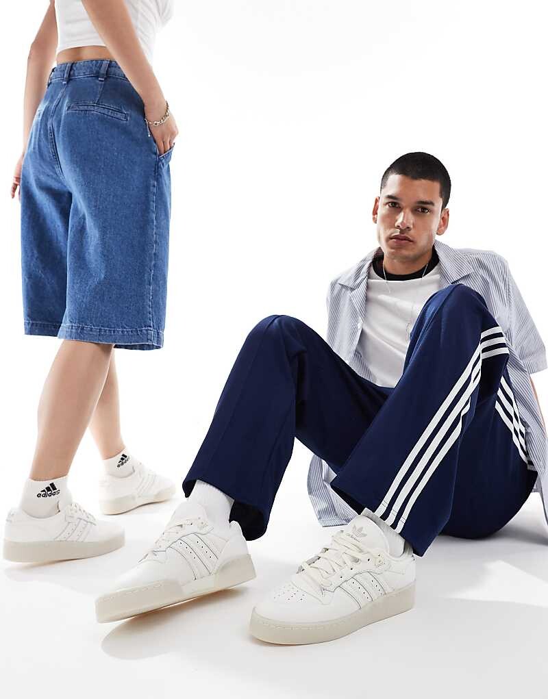 Белые кроссовки adidas Originals Rivalry Lux Low