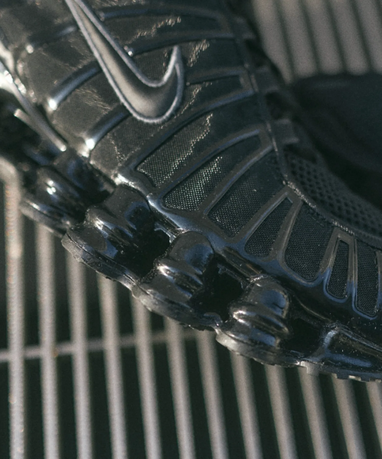 Мужские кроссовки Nike SHOX TL с технологией Shox и меш верхом черные — фото 3