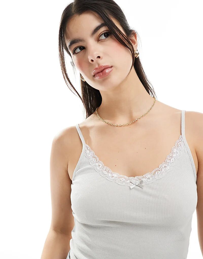 

Топ-комбинезон в рубчик с кружевной отделкой бледно-серого цвета Pull&Bear