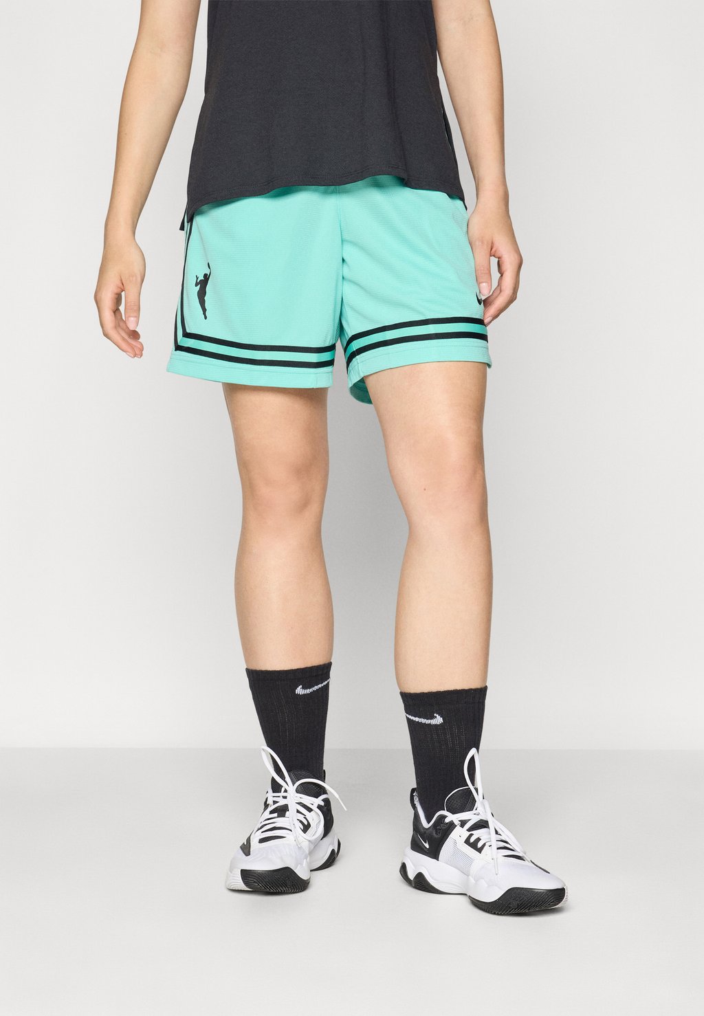 

Спортивные шорты SHORT Nike Performance, мятный