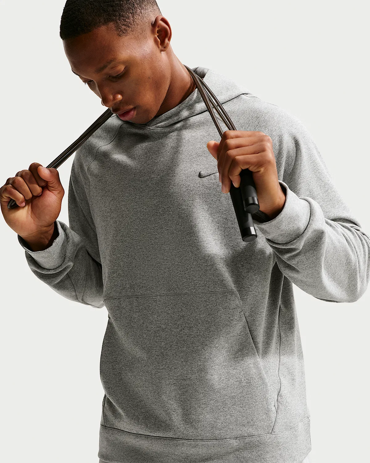 Мужская спортивная худи Nike Primary NanoKnit Dri-FIT с защитой от УФ, Smoke Grey/Heather/Smoke Grey — фото 3
