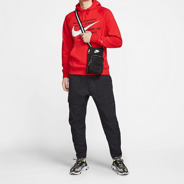 Толстовка Men's Nike Sportswear Swoosh Large Printing Pullover Red, красный — фото 3