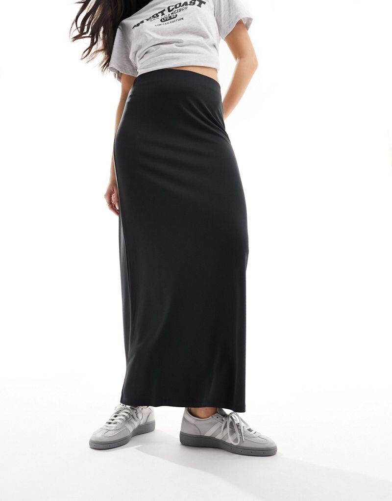 

Черная супермягкая юбка макси Monki