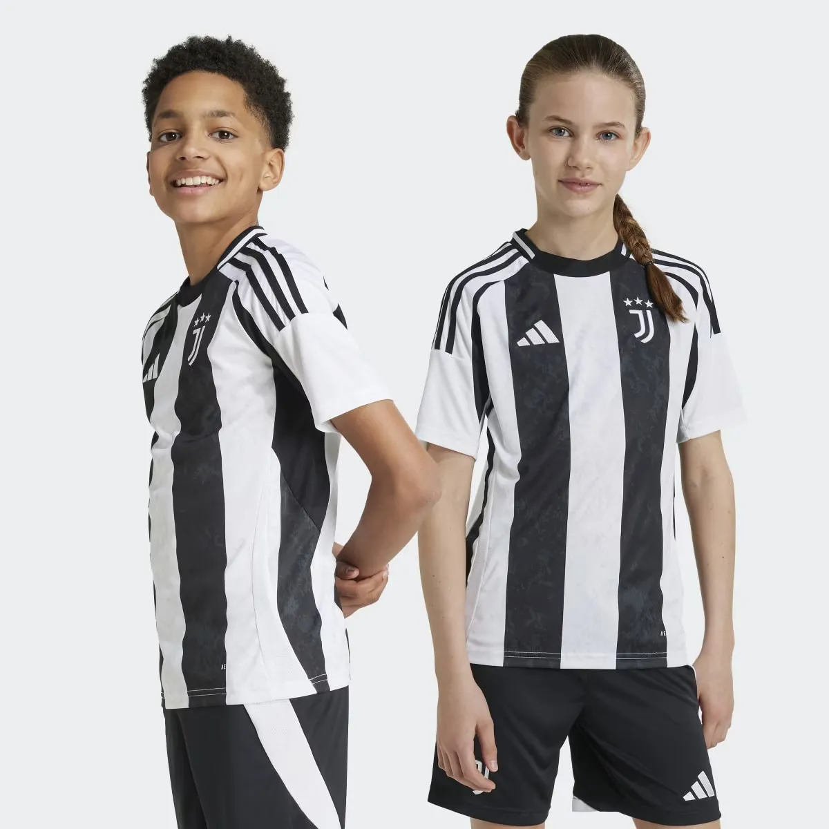 

Детская 1-я экипировка Juventus CF 2024-2025 Adidas футболка, черный/белый