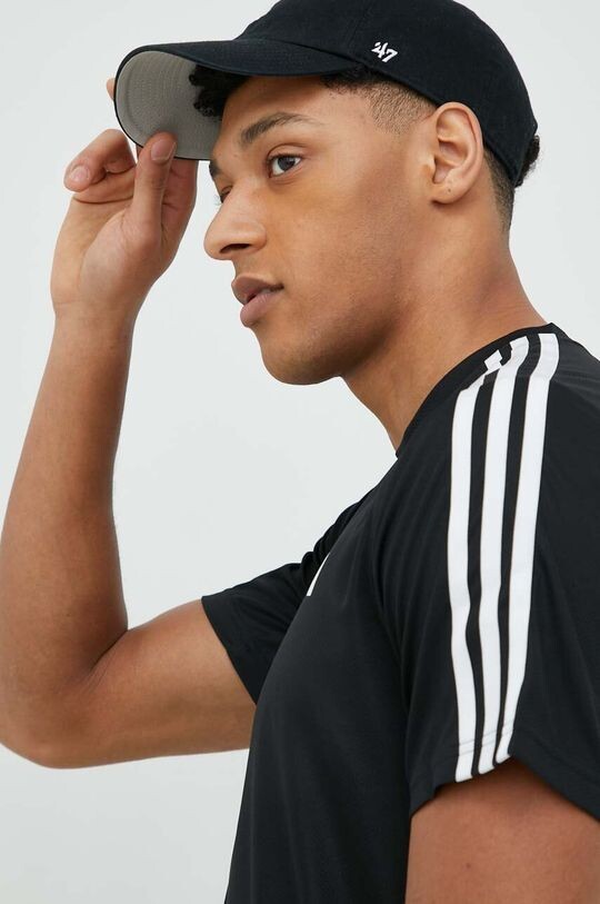 

Тренировочная футболка Train Essentials adidas Performance, черный