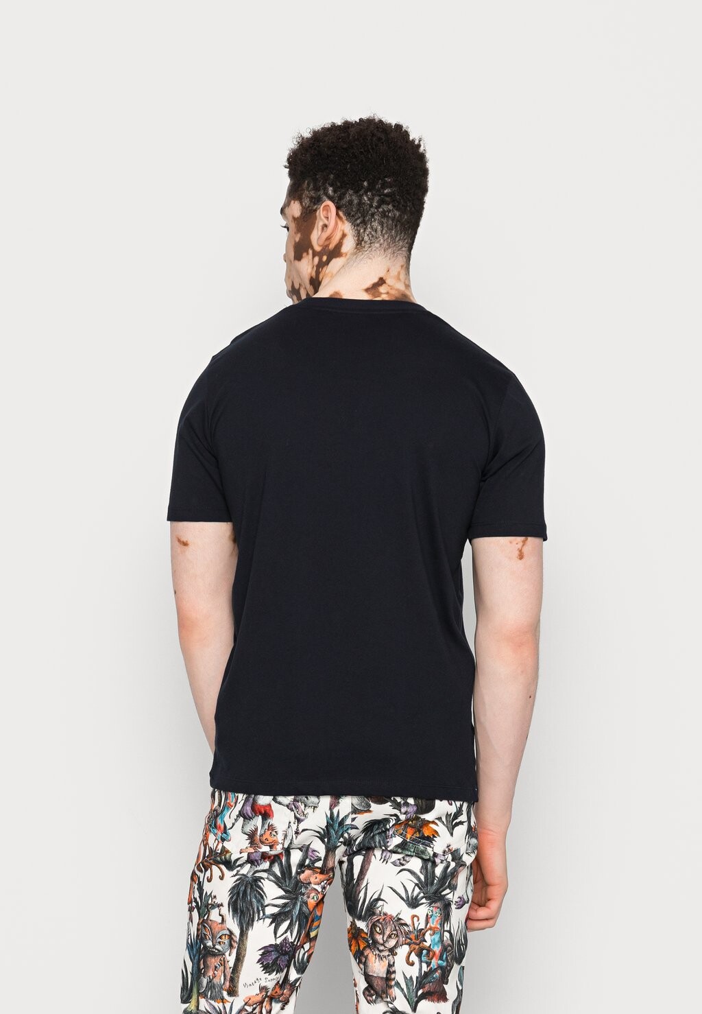 

Базовая футболка Scotch & Soda, темно-синий Crewneck