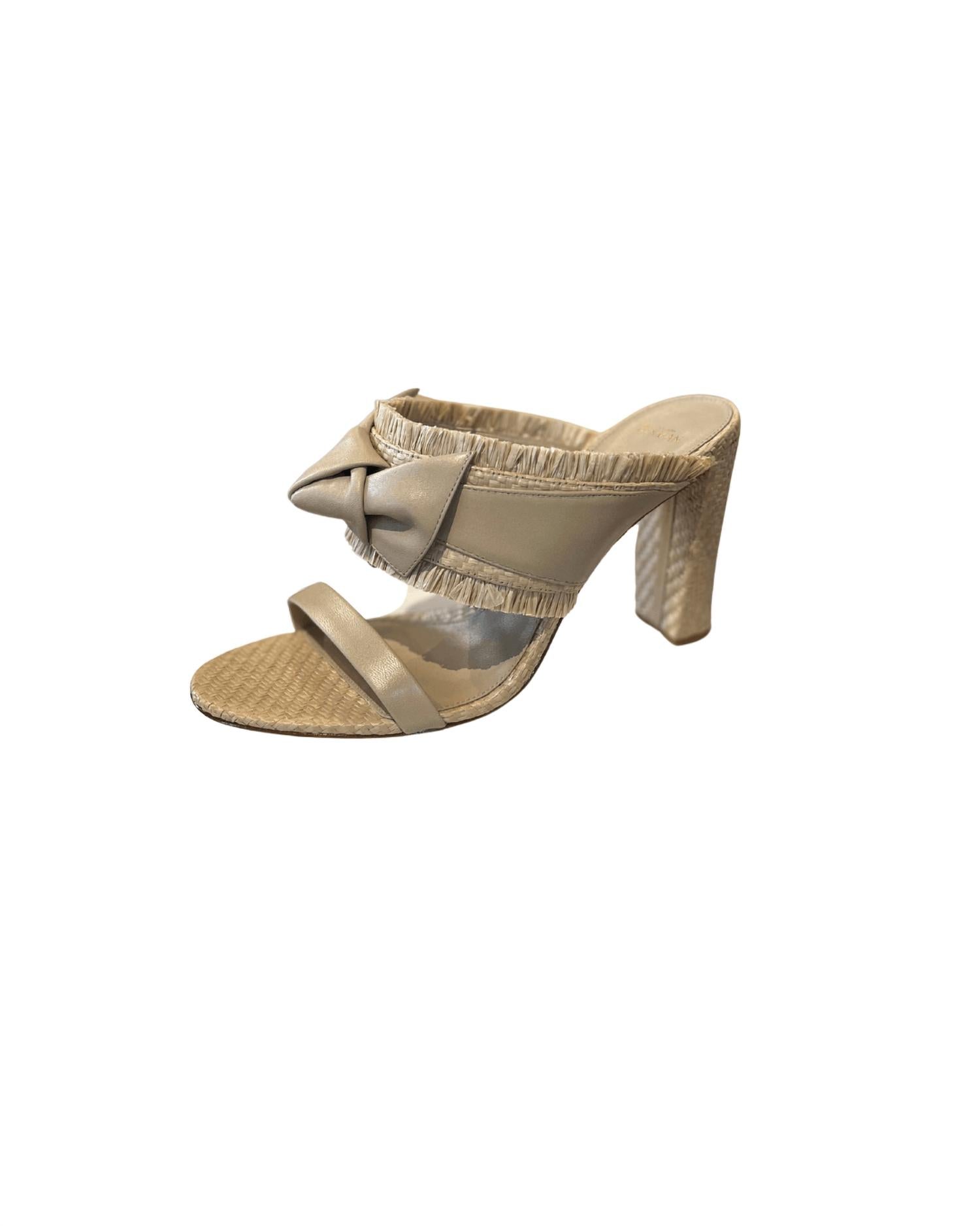 Женские пляжные сандалии Maxi Clarita Raffia 90's в цвете Cookie Alexandre Birman, Cookie — фото 2