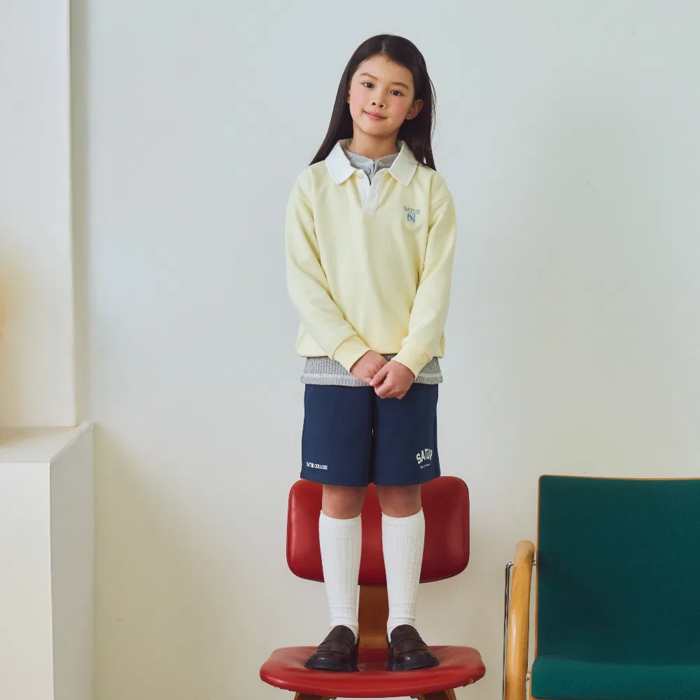 Детский светло-жёлтый свитшот с воротником и логотипом Satur Kids — фото 2