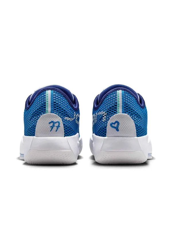 Детские баскетбольные кроссовки jordan luka 77 'love letter' Jordan, White Signal Blue Deep Royal Psychic Blue — фото 4